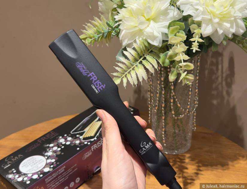 Фото: Щипцы с названием бренда