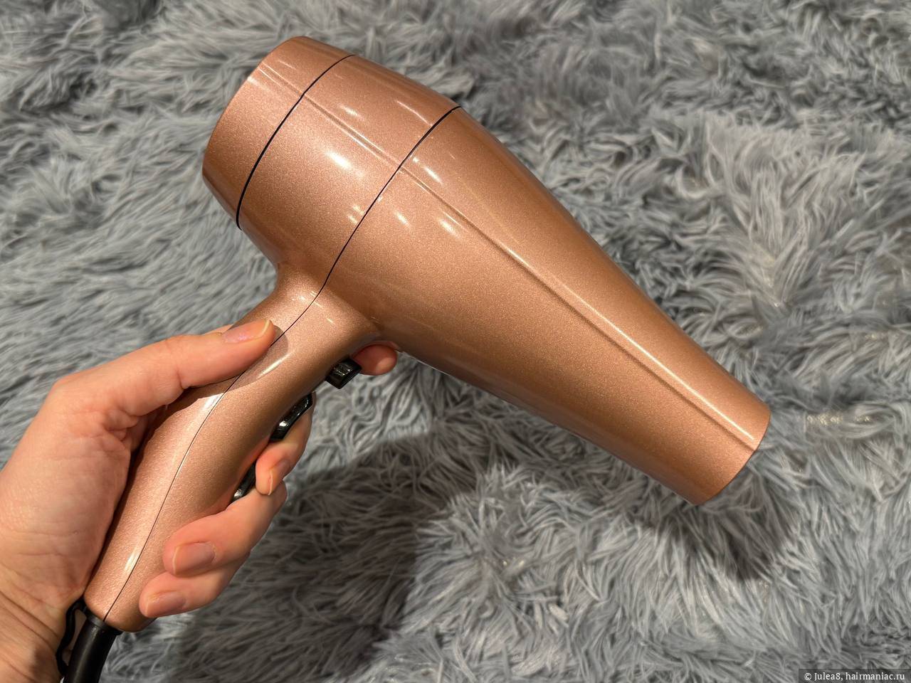 Фото: Фен в руке