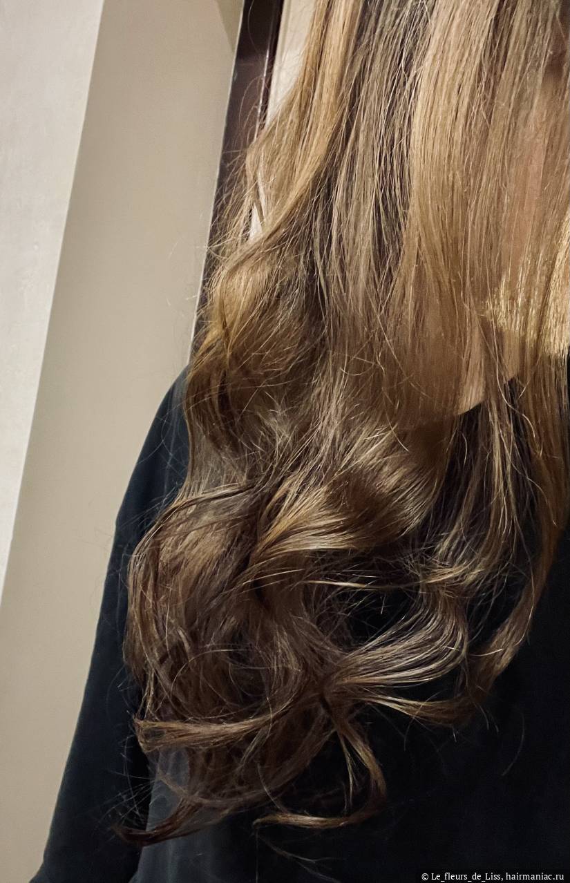 Фото: Локоны после укладки на стайлер и гульки с шелковой резинкой