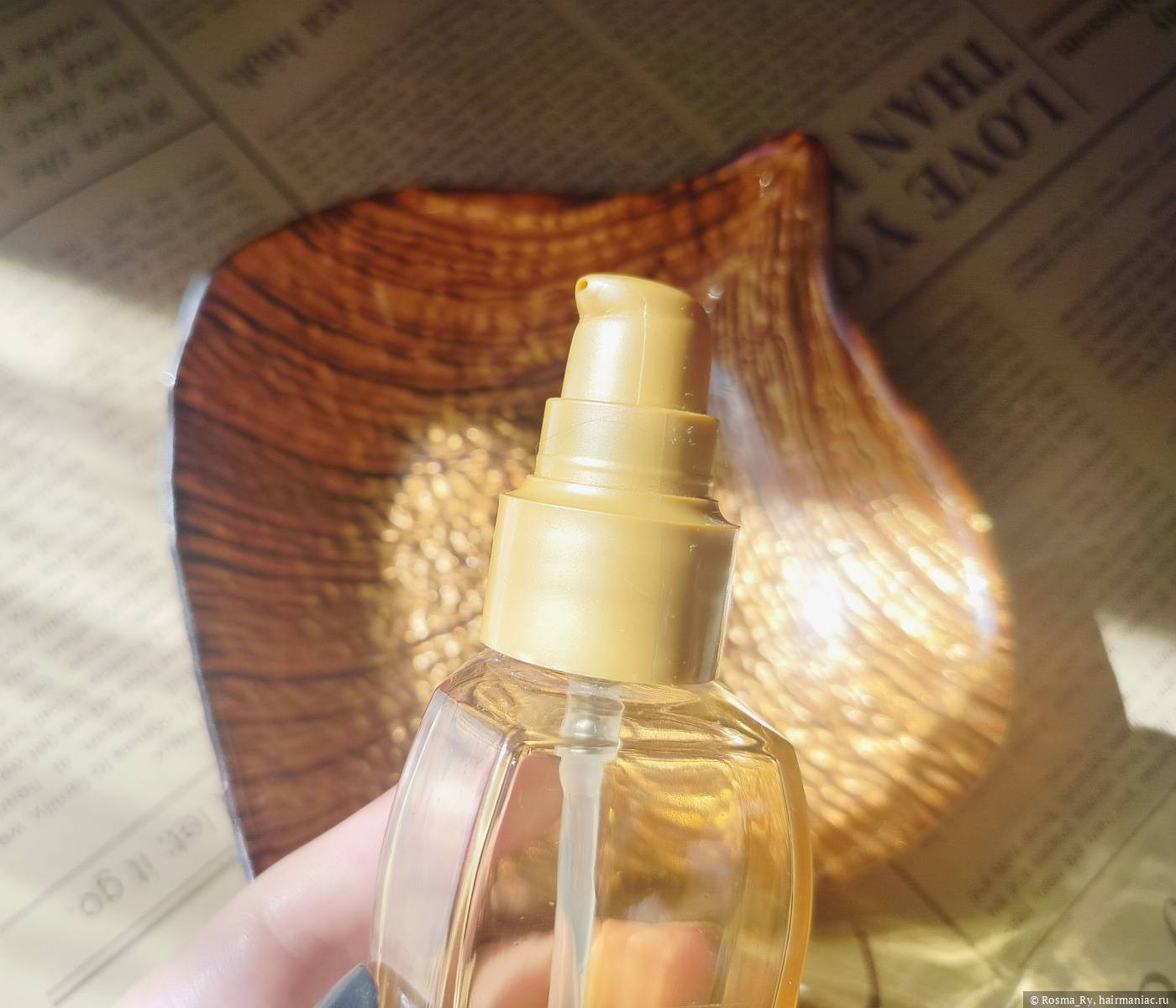 Фото: Масло L'Oreal Professionnel Mythic Oil, дозатор