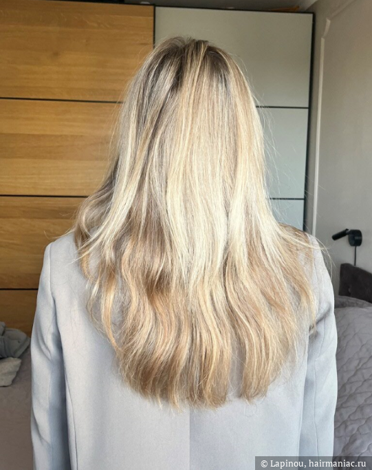 Фото: Напротив окна с отражением солнечного света. Так очень хорошо видно их состояние