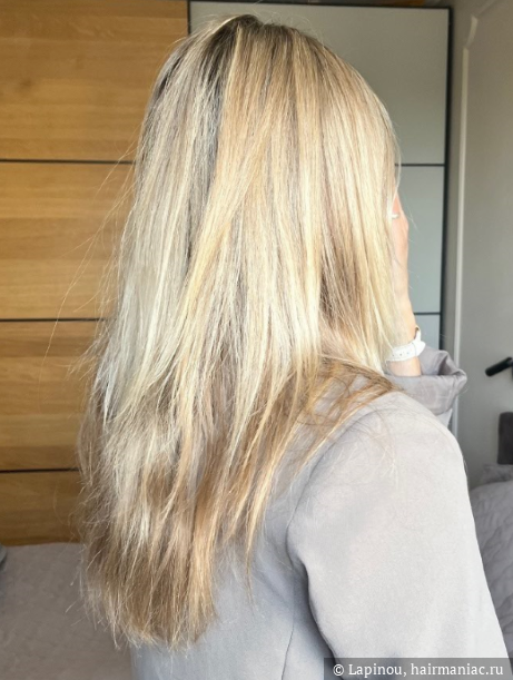 Фото: Напротив окна с отражением солнечного света