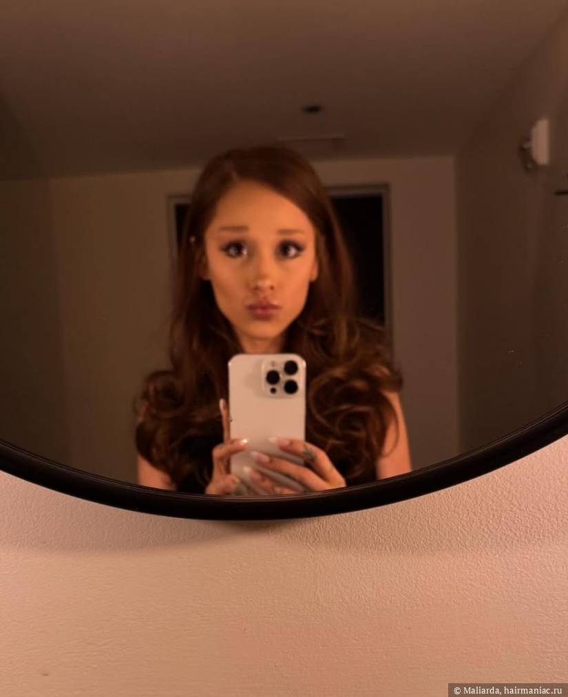 Фото: Брюнет-трансформация Арианы Гранде