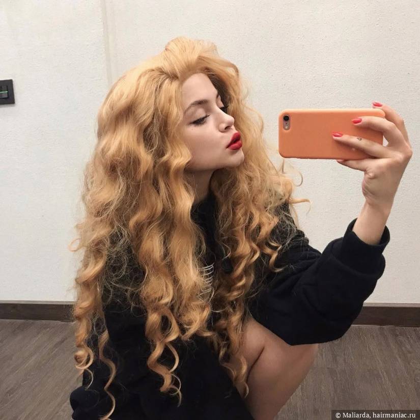 Фото: Golden blond curls